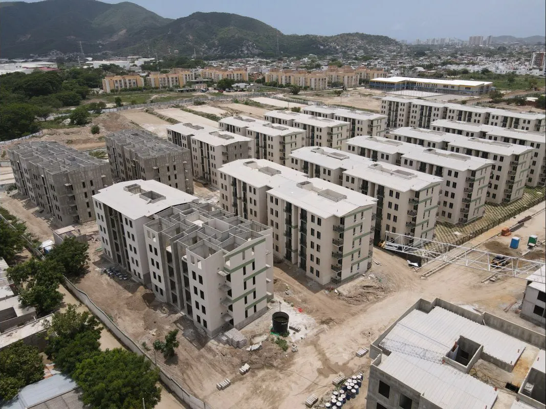 avance de obra brisas reserva de curinca mayo 2022