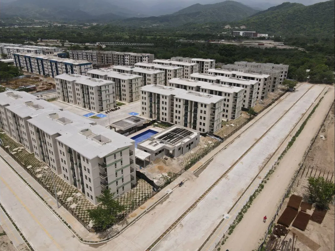 avance de obra brisas reserva de curinca mayo 2022