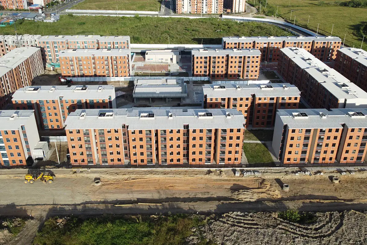 Avance de obra en junio de 2025 del proyecto Mandarino Arboleda Campestre en Ibague, mostrando progreso en construcción y diseño residencial.