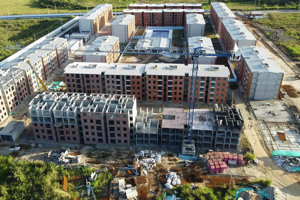 Avance de obra en junio de 2025 del proyecto Mandarino Arboleda Campestre en Ibague, mostrando progreso en construcción y diseño residencial.