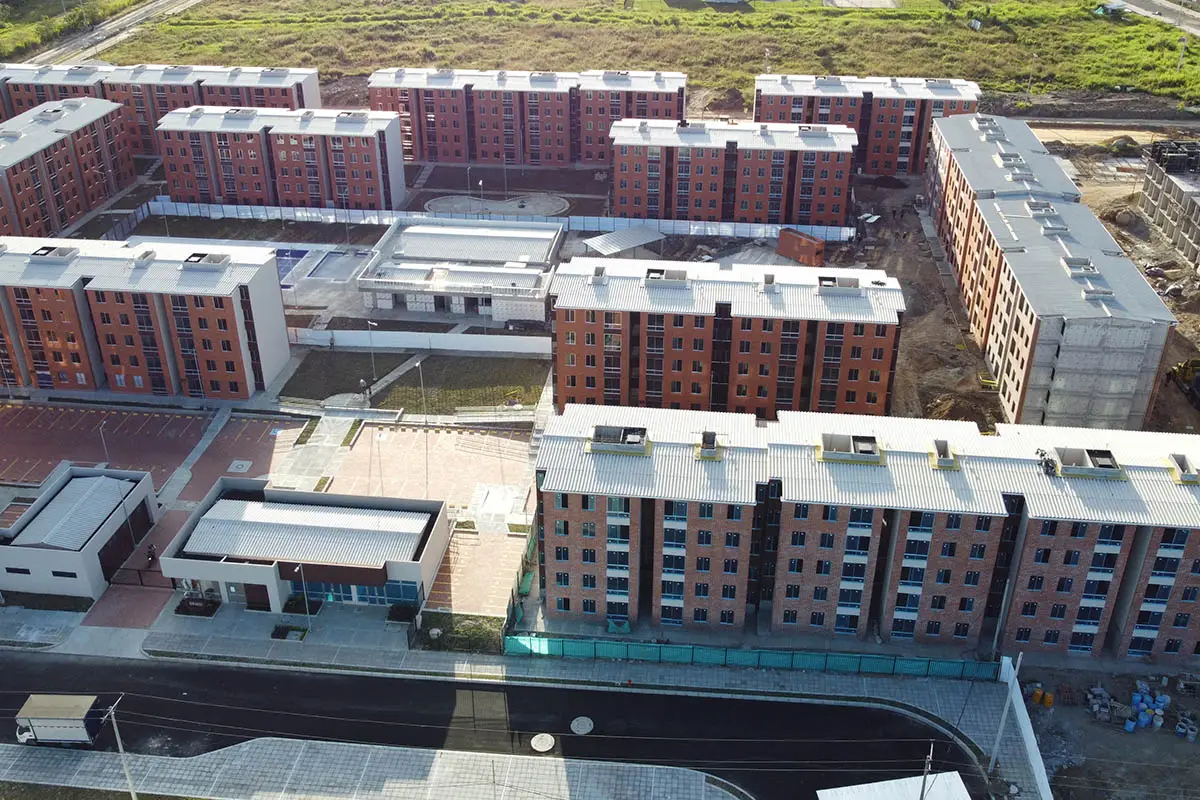 Avance de obra en junio de 2025 del proyecto Mandarino Arboleda Campestre en Ibague, mostrando progreso en construcción y diseño residencial.