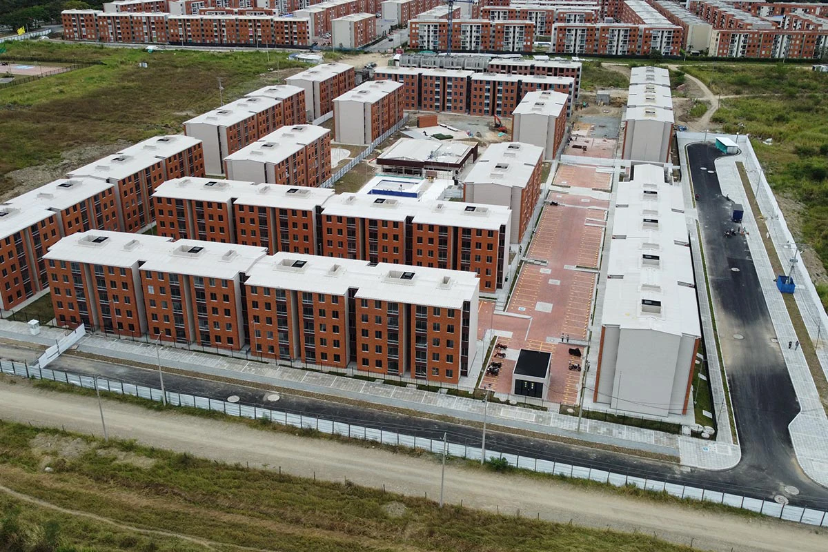 Avance de obra en julio de 2025 del proyecto Mandarino Arboleda Campestre en Ibague, mostrando progreso en construcción y diseño residencial.