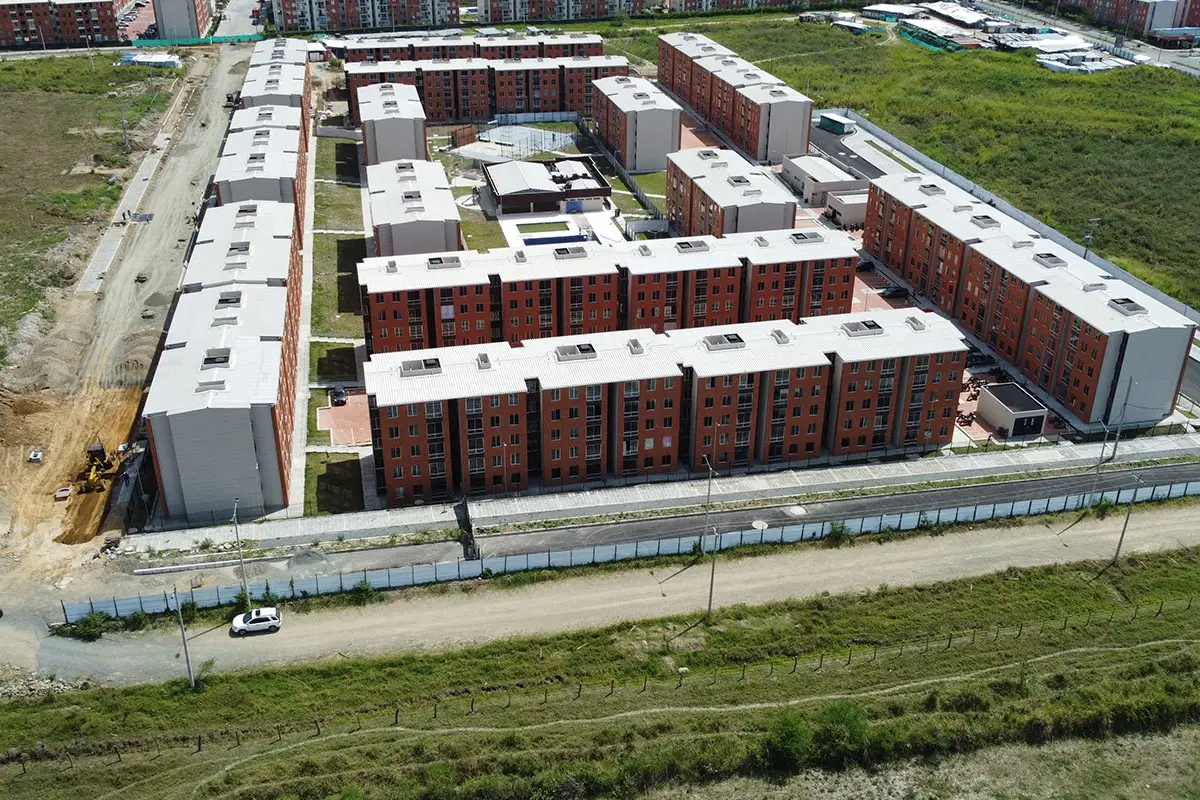 Avance de obra en septiembre de 2025 del proyecto Mandarino Arboleda Campestre en Ibague, mostrando progreso en construcción y diseño residencial.