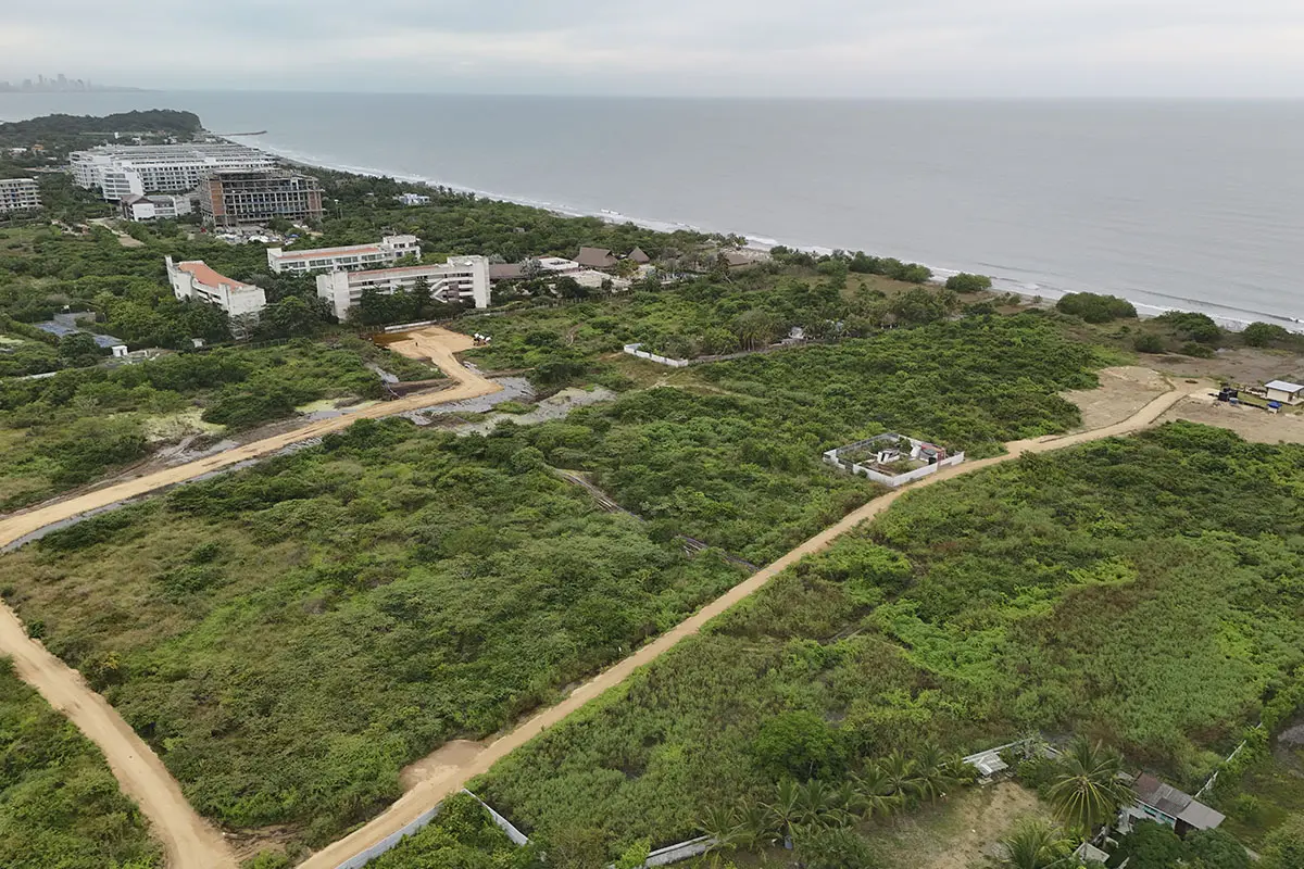 Foto del proyecto Ísola Praia en avance de obra noviembre de 2025