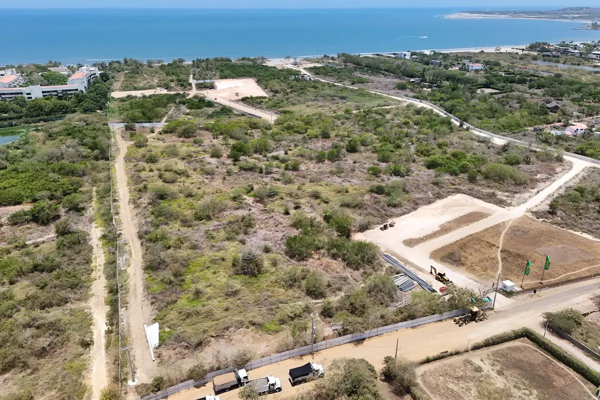 Foto del proyecto Ísola Praia en avance de obra abril de 2026