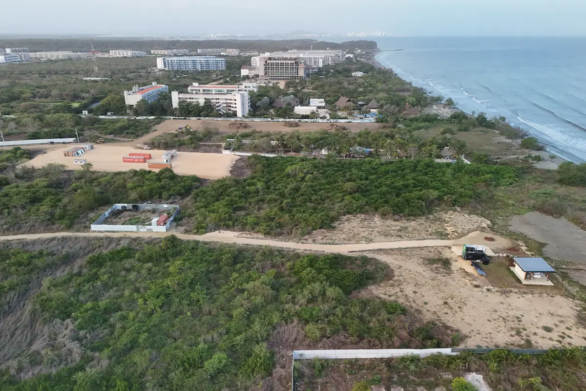 Foto del proyecto Ísola Praia en avance de obra mayo de 2026
