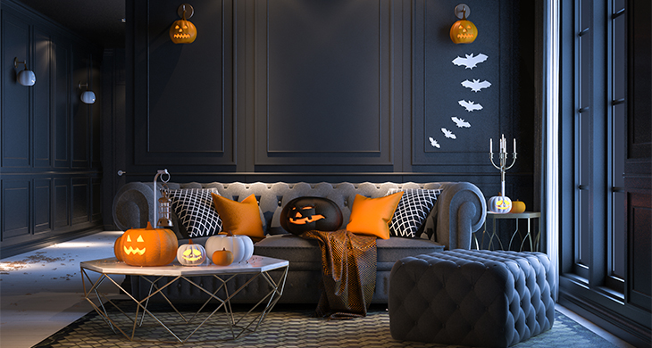 Decoración de halloween en sala de estar 